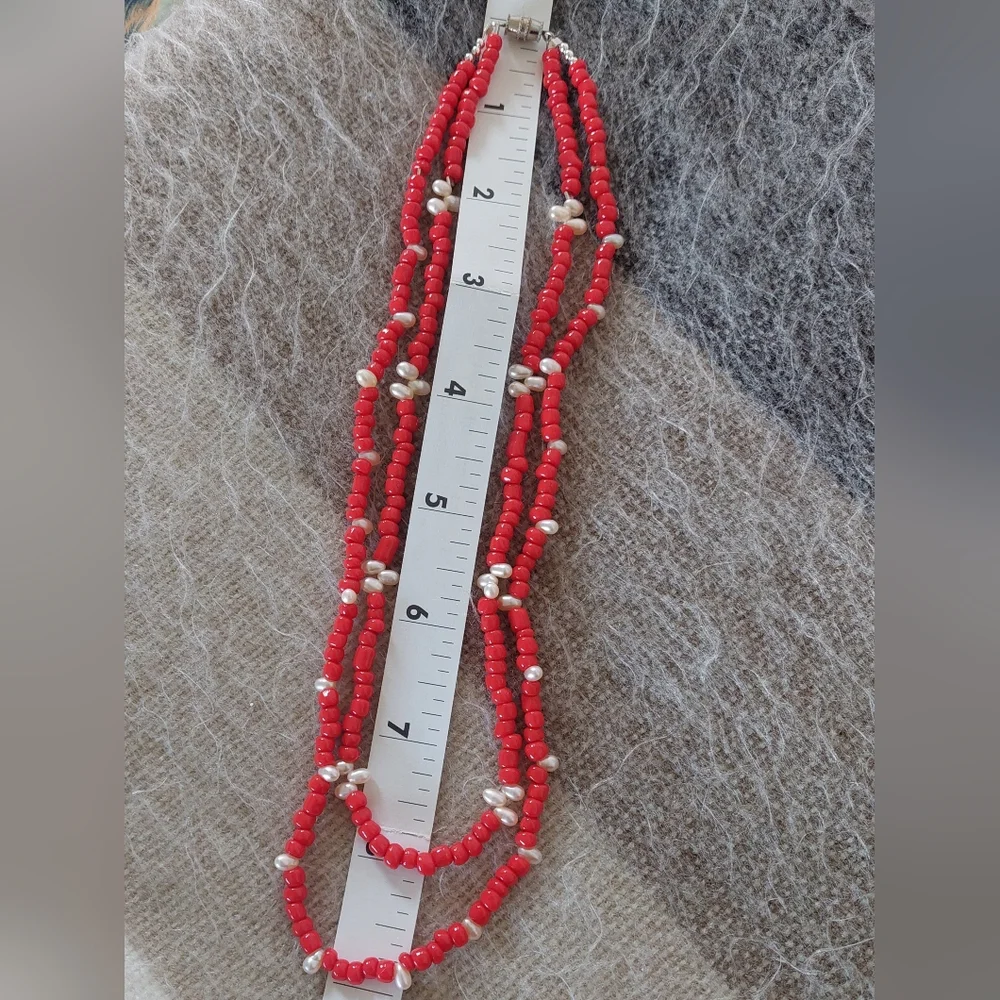 Coral glass and tear-drop pearl necklace - Picture 3 of 5